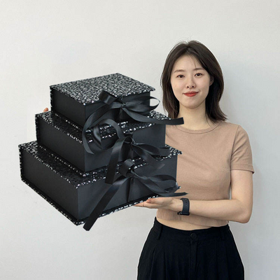 Luxury Black Paper Rigid Cardboard Packaging Magnetic Closure Gift Box