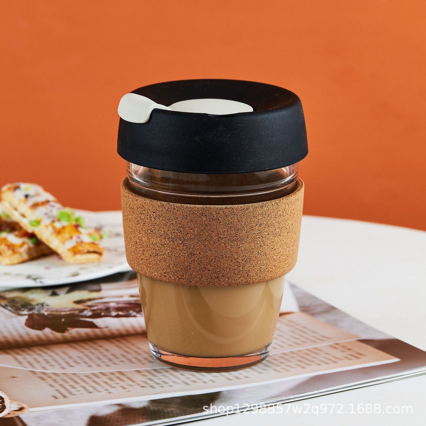 Silica Gel Glass Coffee Cup With Silica Strap Gripping Slanted Cap